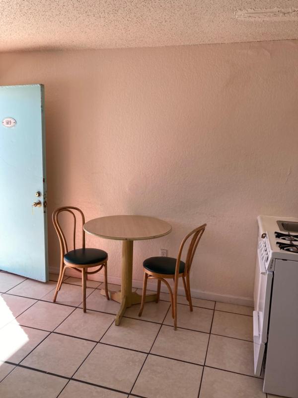 Studio with Kitchenette image 3