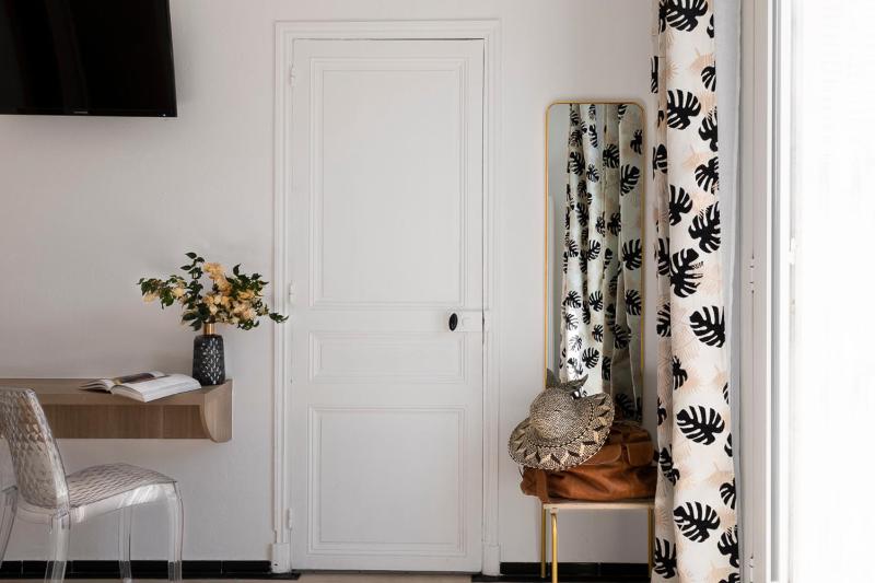 Double Room image 4