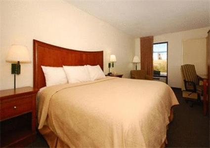 King Room - Non-Smoking image 2