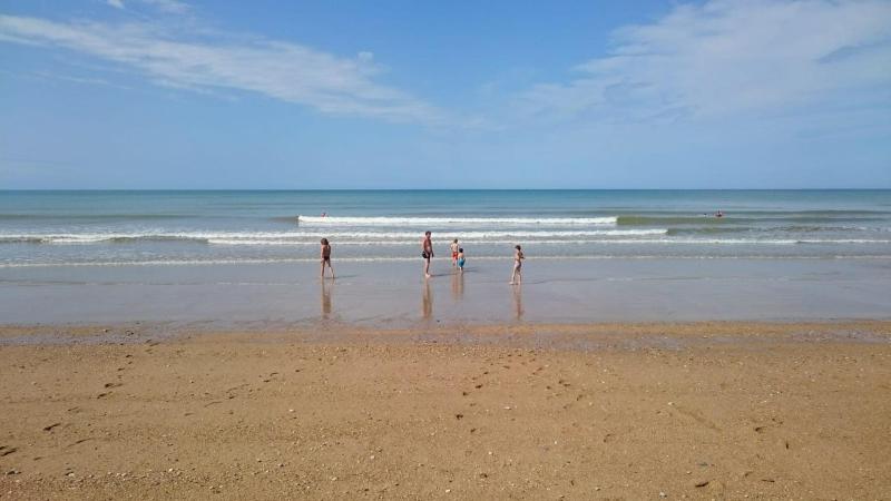 Appartement à 150m de la grande plage de Sion - image 8