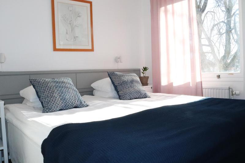 Double or Twin Room image 4