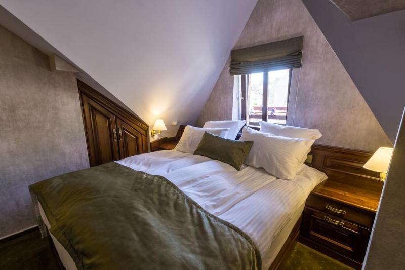 Standard Double Room - Attic image 2