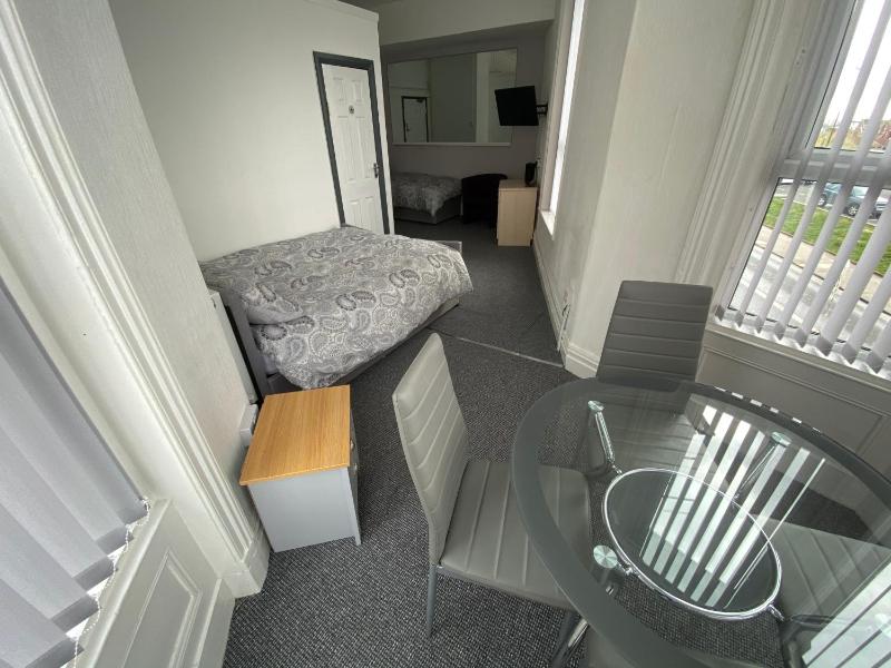 Deluxe Triple Room with Sea View image 4