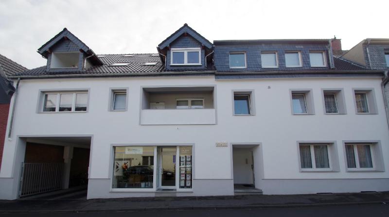 One-Bedroom Apartment image 1