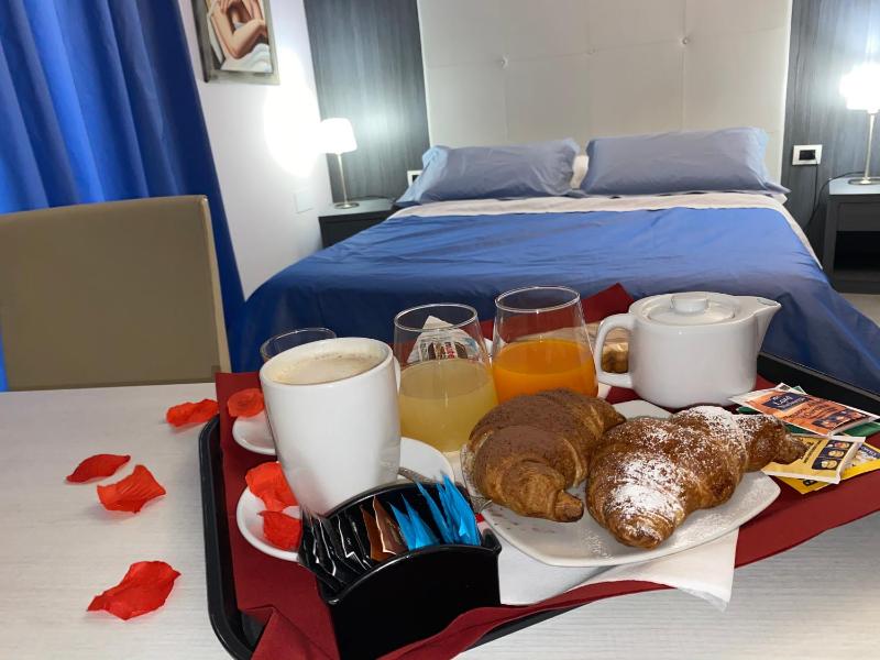 Deluxe Room image 4