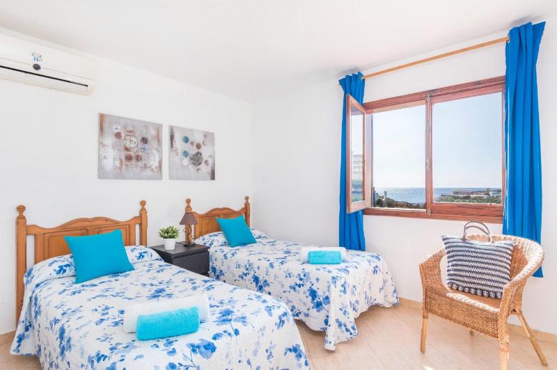 Nuriana 4 bedroom villa Calan Blanes - image 45
