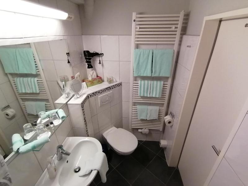 Double Room - First Floor image 1