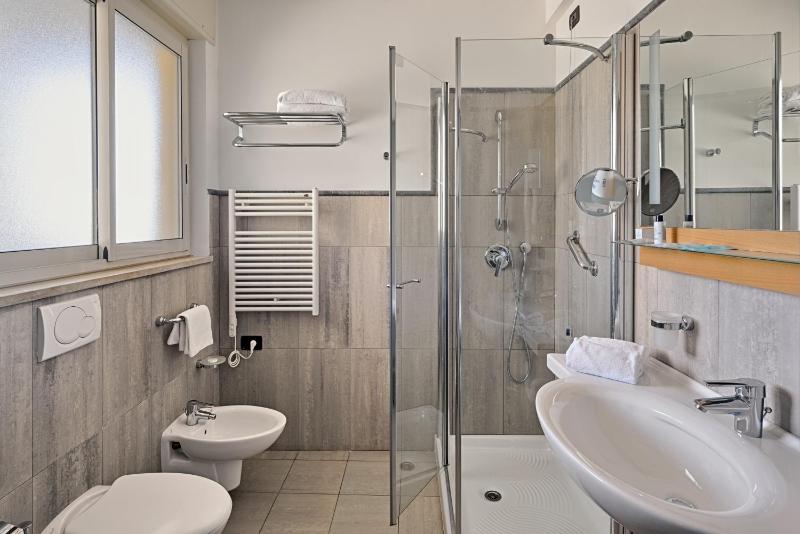 One-Bedroom Apartment image 2