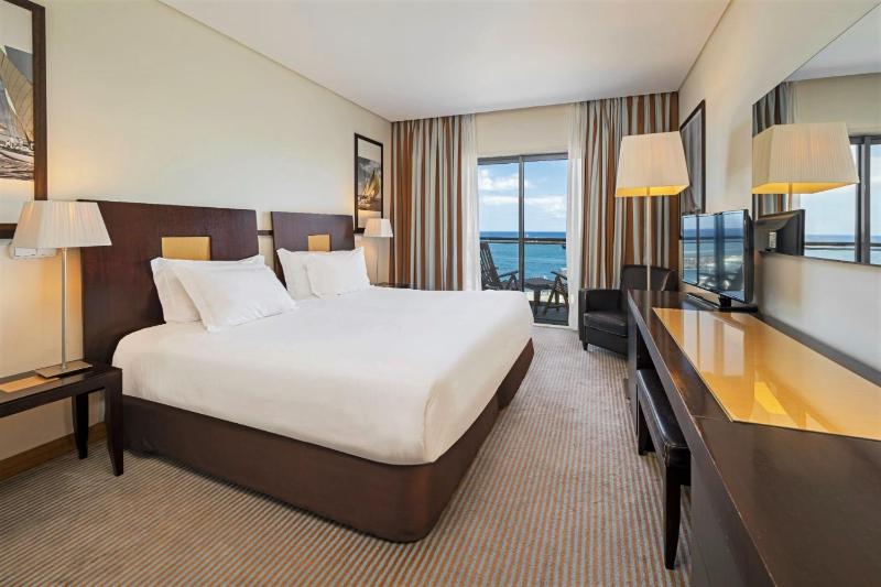 Double or Twin Room with Sea View image 1