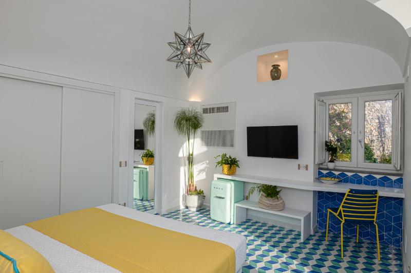 Petrea Lifestyle Suites - image 8