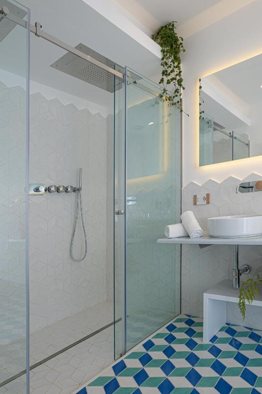 Petrea Lifestyle Suites - image 19