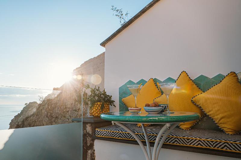 Petrea Lifestyle Suites - image 12