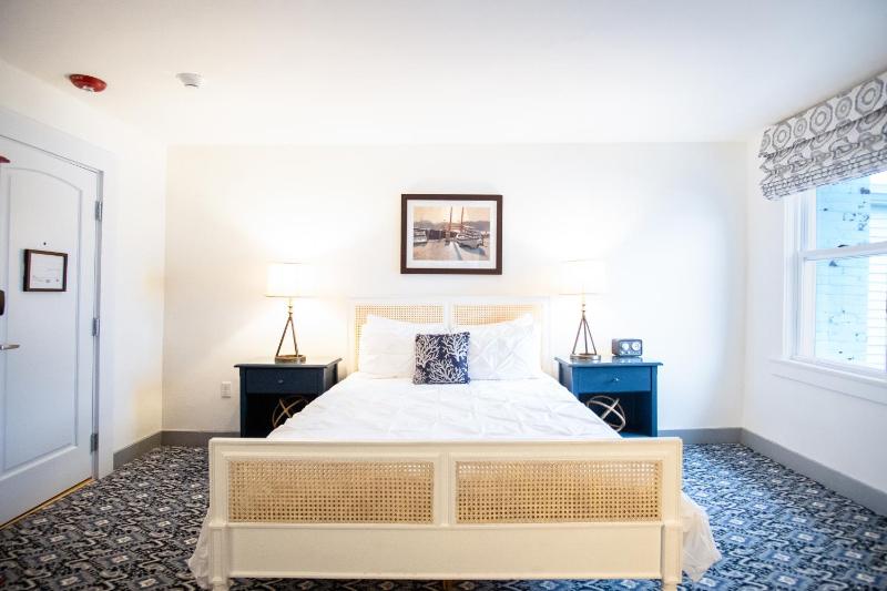 Standard Queen Room image 2