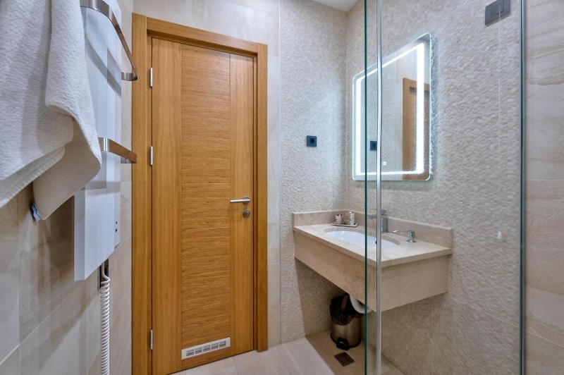 Standard Double Room image 3