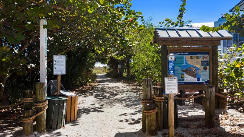 NEW Location Location Location! On the BEACH Walk to VILLAGE - image 29