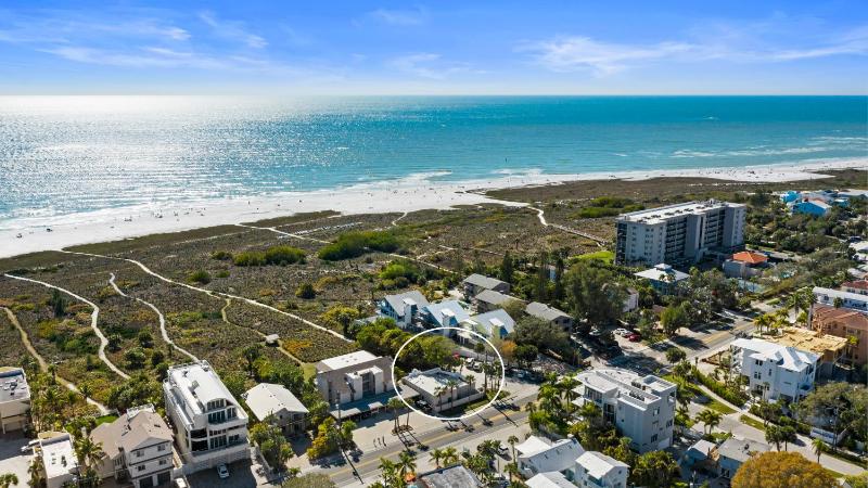 NEW Location Location Location! On the BEACH Walk to VILLAGE - image 4
