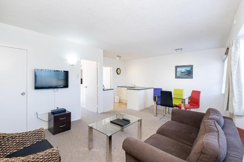 Chevron Motel - image 31