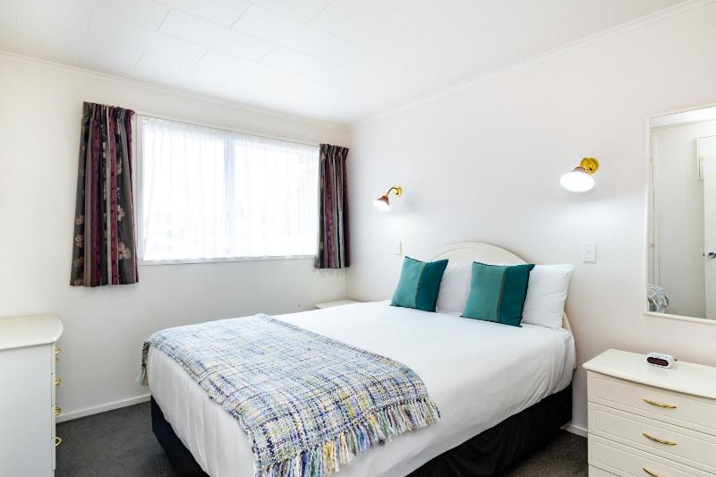 Chevron Motel - image 18