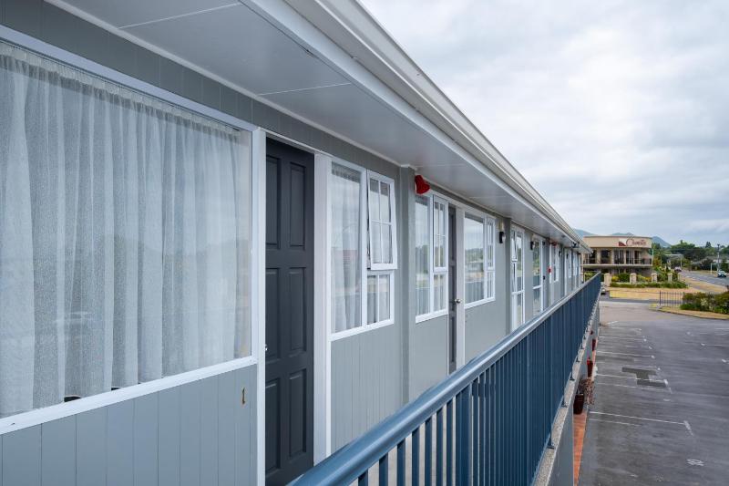 Chevron Motel - image 35