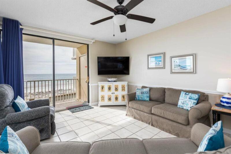 Apartment with Balcony image 3