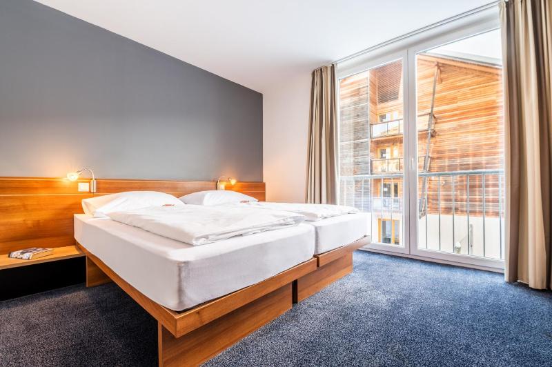 Standard Double or Twin Room with Balcony image 3