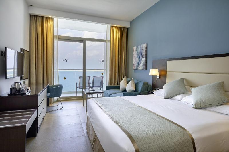 Double Room with Sea View image 1