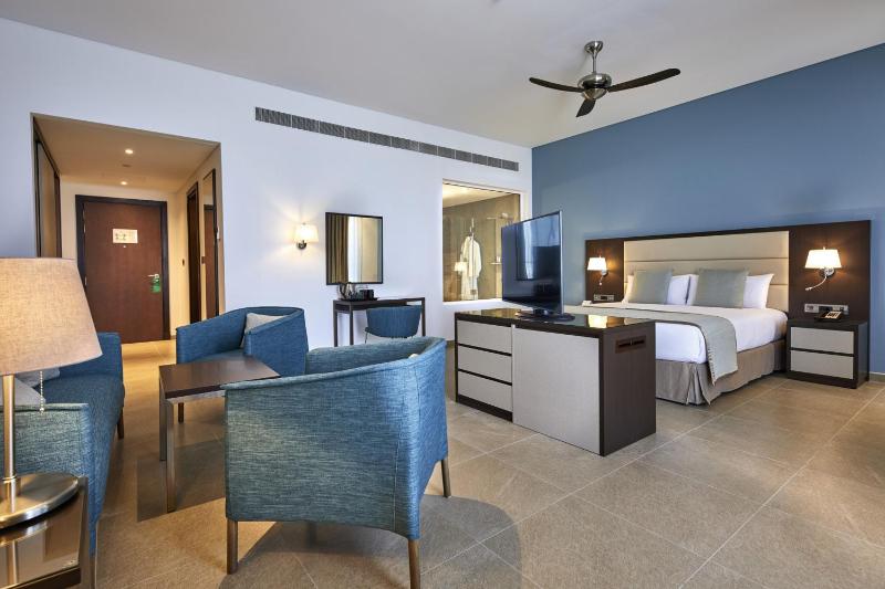 Junior Suite with Sea View image 3