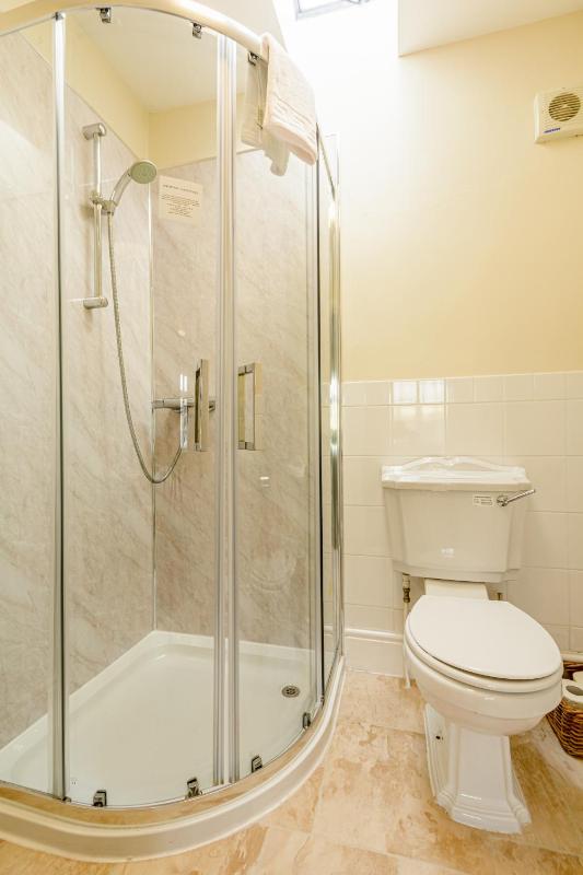 Standard Twin Room image 1