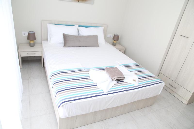One-Bedroom Apartment image 1