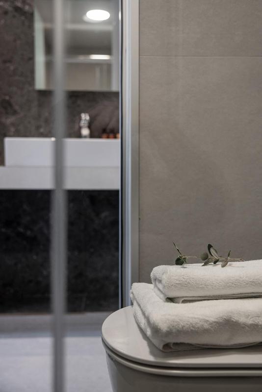 Double Room with Balcony image 3