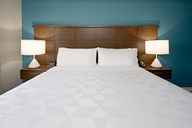 One-Bedroom Suite image 2