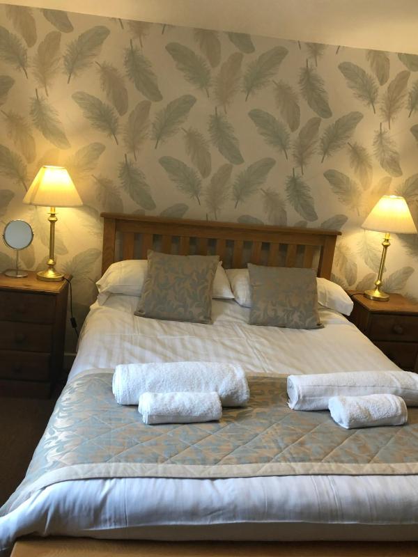 Double Room image 3