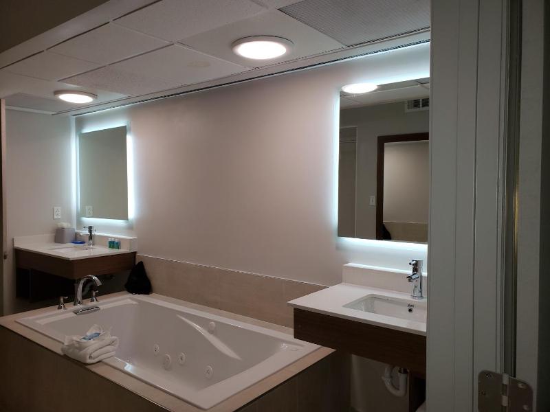 King Suite with Living Room and Spa Bath image 2
