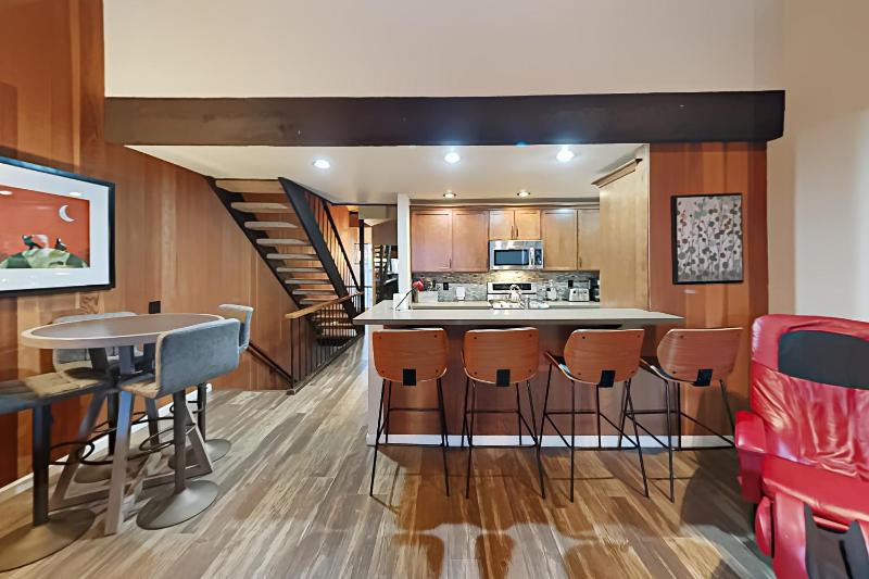 Three-Bedroom Townhouse image 3