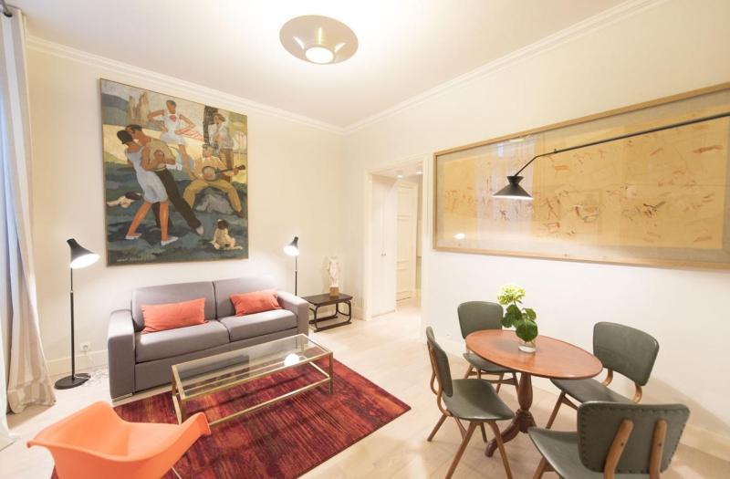 One-Bedroom Apartment image 2