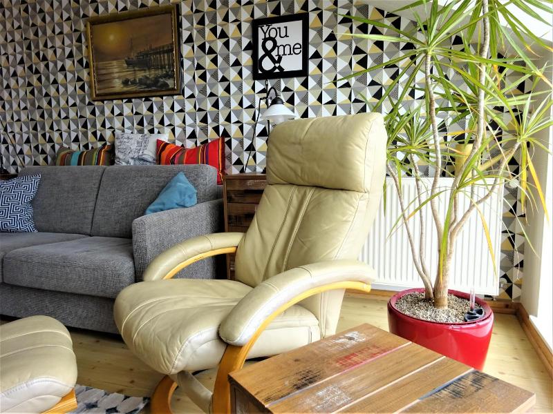 One-Bedroom Apartment with Sea View image 2