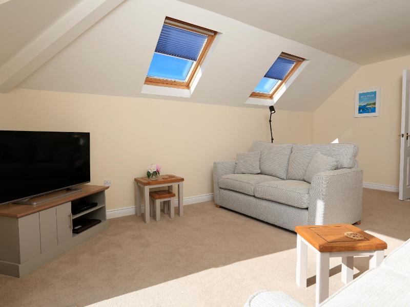 6 Chichester Court - image 20