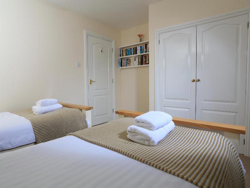 6 Chichester Court - image 7