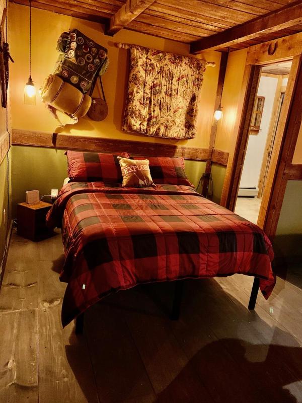 Deluxe King Suite image 2