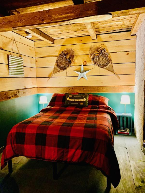Deluxe King Suite image 2