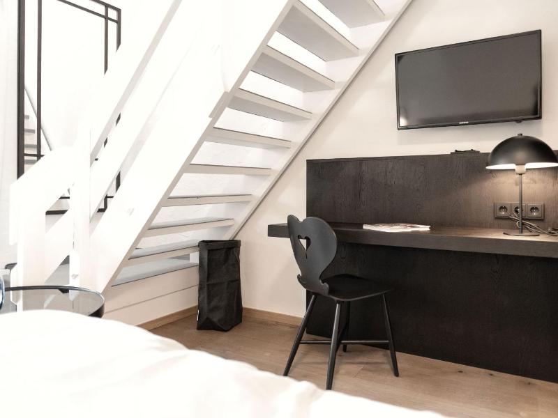 Alpine Style Maisonette Studio image 3