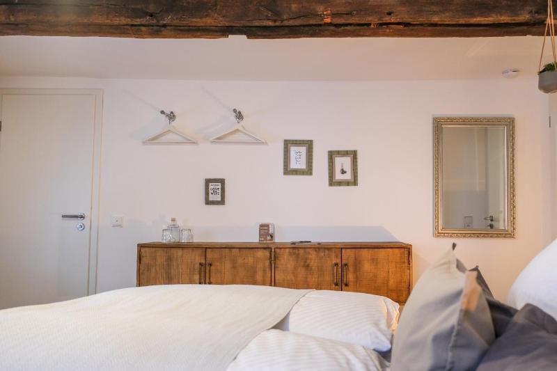 Superior King Room image 3