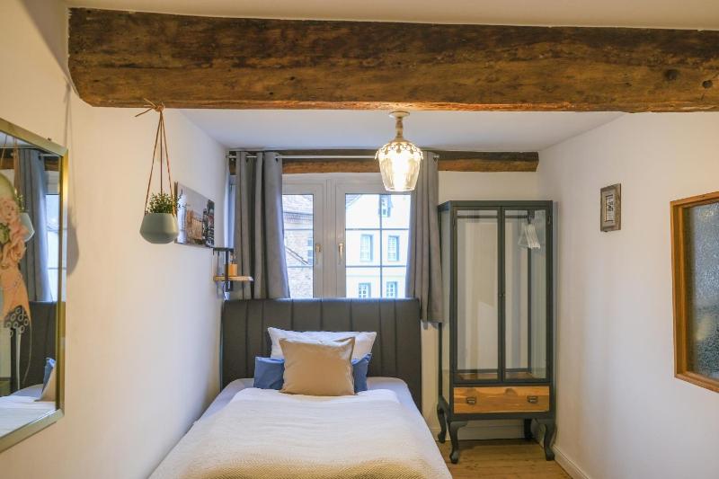 Single Room image 3
