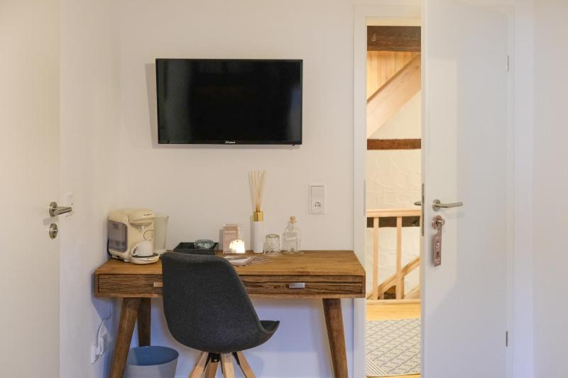 Single Room image 4