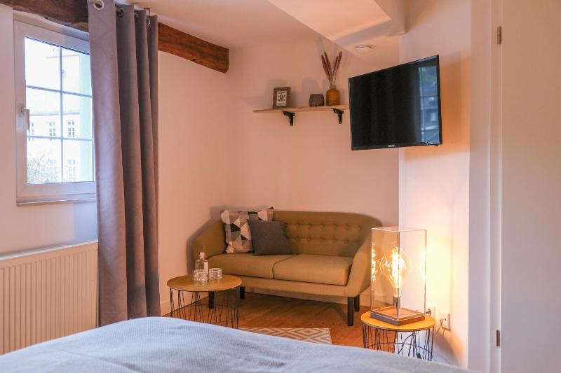 Superior King Room image 4