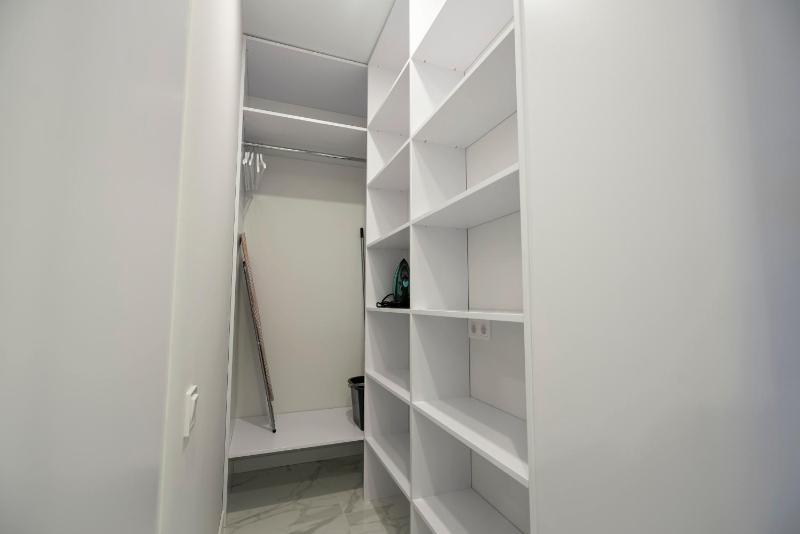 Studio Apartment image 3