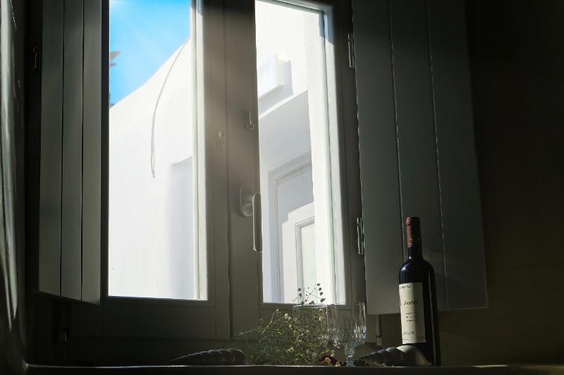 Queen Suite with Spa Bath image 4