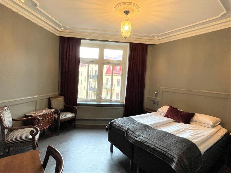 Superior Queen Room image 4