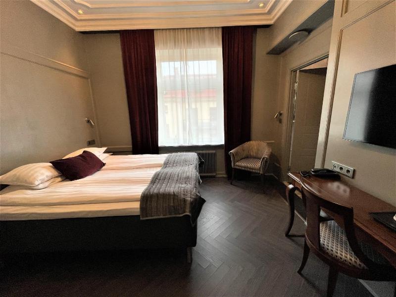 Superior Queen Room image 2