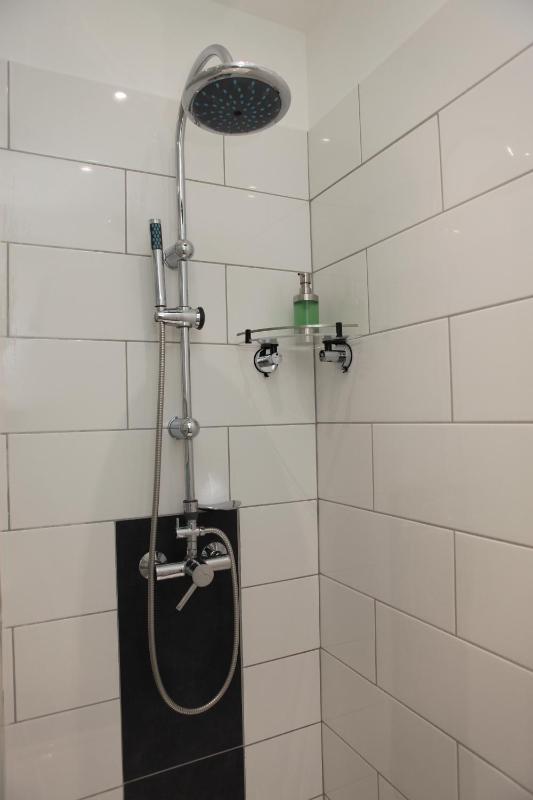 Superior Triple Room image 3